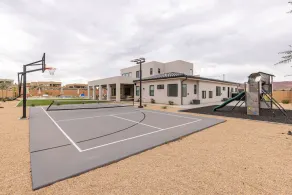 Platz für 25 Personen, eigener Pool, Whirlpool & Tennisplätze, Spielplatz - Image 4