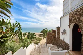 Holiday Home \"Torre 4\" with Sea View, Terrace & Wi-Fi - Image 5