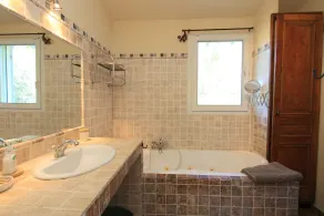 Charming dry-stone house, perfect holidays - Image 5
