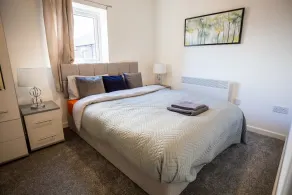 Walking Distance to Restaurants, Bars, Cafes, Metro Station, and Ferry Terminal - Image 3