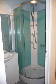Appartement dans immeuble quartier très calme - Image 2