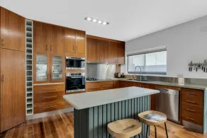 Din Melbourne House Family Size Home Yarraville - Image 3