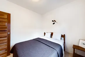 Island Paradise Suite with WiFi, Partial AC & Pool, Rooftop Patio & BBQ Area - Image 5