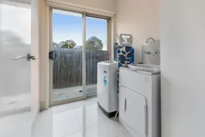 A comfortable and spacious 3 bedroom, pet-friendly home - Image 2
