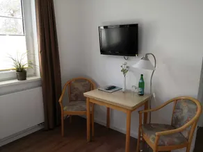 Double room 04 - Guesthouse & Strandhalle - Image 4