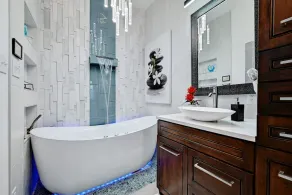 Artsy...Luxury Resort style living with POOL and JACUZZI near Downtown! - Image 4