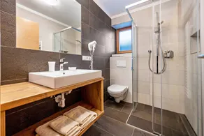 Apartamento \"Maurerhof Morgenrot\" com Vista para a Montanha, Varanda Privada e Wi-Fi - Image 2
