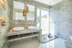 Elegant Villa w/ Heatable Pool, Jacuzzi & BBQ - Image 3