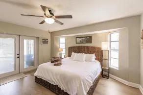 The Sunset Lake House/heated pool/pool table / 4 bed / 2 bath - Image 5