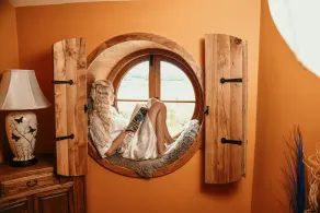 The Round Door Vineyard Cottage/Storybook Reteat - Image 2