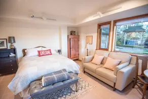 Oceanfront Suite with Hot Tub - Image 5