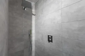 Spacious New-build Apartment With Large Terrace - Image 2
