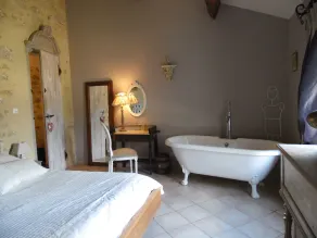 Stort charmerende familiehus mellem hav og bjerge. - Image 4