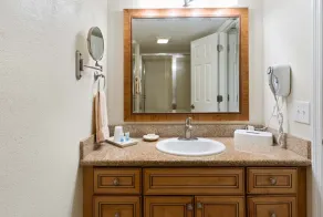 2BR Oceanfront Condo! Central Fort Lauderdale Beach. Sleeps 8. - Image 2
