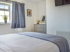2 bedroom accommodation in Burnham-on-Sea - Image 4