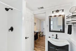 East Lansing 2BR steps from MSU — Private patio - Image 3