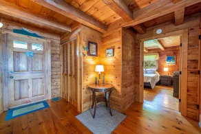 Bay-View. Waterfront Log cabin on the bay. Pet Friendly.  - Image 4
