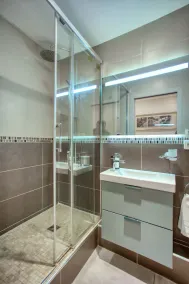 Iconic 150m² 4BR near Opera - Hidden Gem Renovated - Image 5