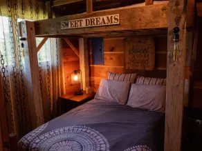 Cozy cabin with great views and fire place! - Image 3