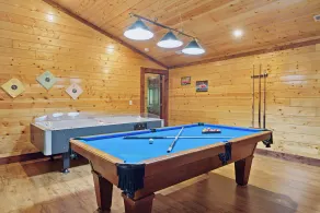 Secluded 6 Bedroom Private Indoor Pool Cabin with - Image 3