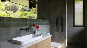 Moonrise - 4 BR designer home above Wategos Beach - Image 3