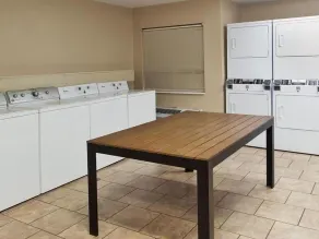 Experience Convenient Stay in North Olmsted! Pet-Friendly Unit, w/ Kitchenette - Image 5