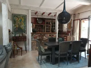 Joli mas Provençal Avec Piscine Privée sur un Grand Terrain Clos Pour 6 à8 Pers - Image 3