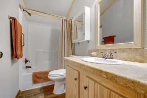 COZY, RIVER-FRONT CABIN, GATED, PRIVATE, ROMANTIC AND UNIQUE - Image 2