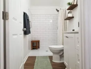 Spacious home w/deck, grill, laundry - Image 2