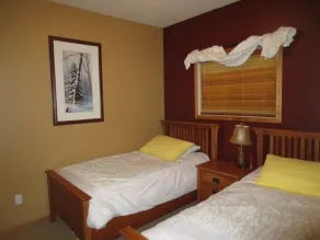 Amazing 3-Bedrm Ski in/ Ski Out/  Golf Condo!Private Hot Tub! - Image 5