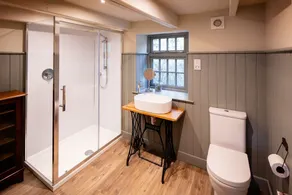Et luksuriøst landsted ved havet, 5 ensuite soveværelser, walkable til havnen - Image 2