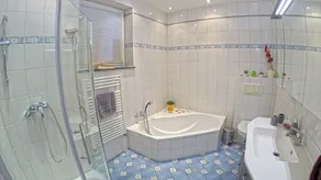 Appartamento 'Ferienbauernhof - Ferienwohnung 6' con terrazza privata, giardino privato e Wi-Fi - Image 2
