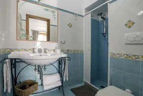 Villa Elena er en prestigefyldt og eksklusiv villa med en suggestiv havudsigt. - Image 3