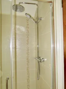 Glendale Guestrooms - Image 2