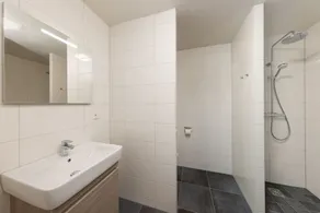 Modern apartment with dishwasher, beach at 100 m. - Image 4