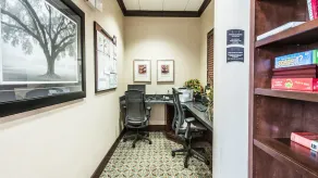 2 Bedroom | Pool. Free Breakfast. Gym. - Image 5