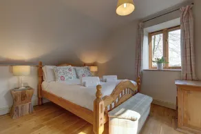 Workshop - sleeps 8 guests  in 4 bedrooms - Image 4