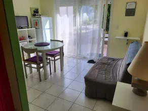 Quiet, air-conditioned T2 apartment with terrace and parking, close to Lamalou les bains. - Image 5