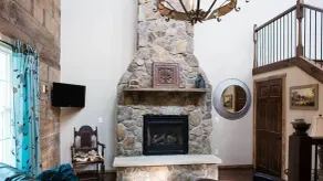 Barn Luxury Stay w/Jacuzzi Loft - Image 2