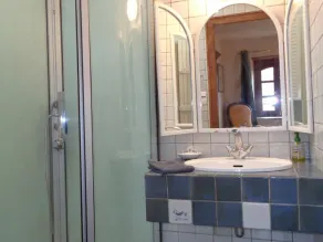 Rural Charm with Private Pool and Pets Allowed - Image 4
