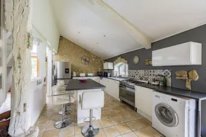 Tranquil farmhouse property with private pool - Image 2