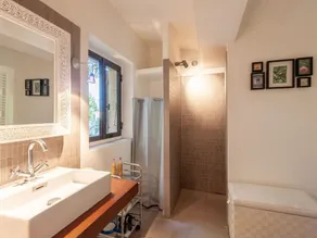 Skøn privat feriebolig for 6 personer med WIFI, pool, TV, terrasse og panorama udsigt - Image 4