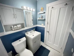 Upstairs Unit with Office Space near Downtown Cleveland + National Park - Image 2