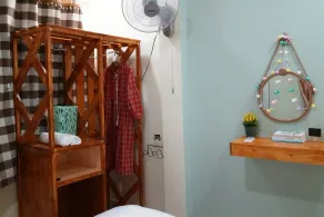 *201* - Lovely double room with big window and share bathroom - Image 5