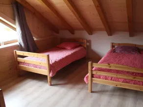 ITE DES CASCADES 14 Mennesker ved foden af CASACADES DU HERISSON - Image 4