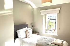 4 Bed House Sleeps 7 - Parking Garden Wifi - Image 3