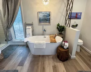 Private South Haven Retreat: Wooded Surround, Walk to Beach - Image 5