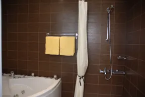 Downtown apartment - two bedrooms - double jacuzzi - Image 5