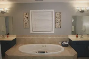 Ziehen Sie sich in dieses atemberaubende Seeretreat-Haus am ruhigen Golden Lake (Indiana) zurück. - Image 3