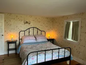 *Amazing deal for the season* Cozy and spacious cottage w/ private lake & dock  - Image 4